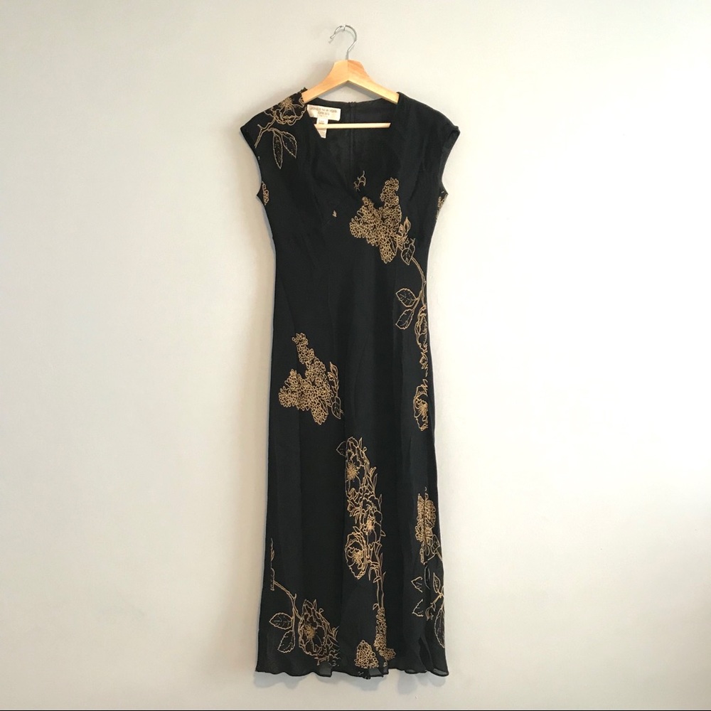 Black Chiffon Midi Dress with Large-scale Print